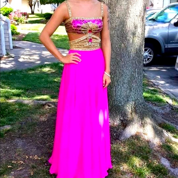 Gorgeous Prom Dress - Picture 1 of 2
